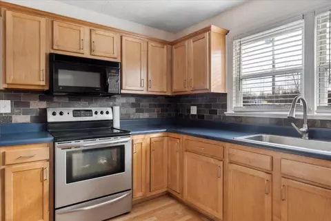 1111 W University St, Springfield, MO 65807 photo 6