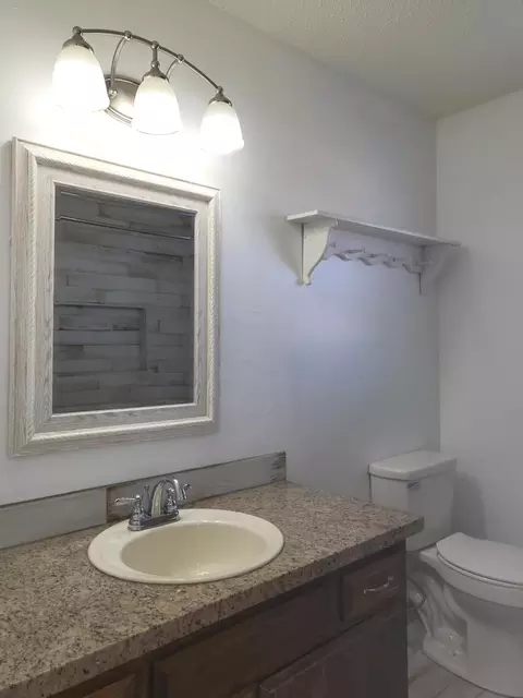 110 Douglas St, Monett, MO 65708 photo 8