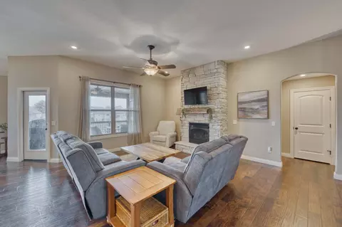 807 E Twin Maple Ct, Nixa, MO 65714 photo 9