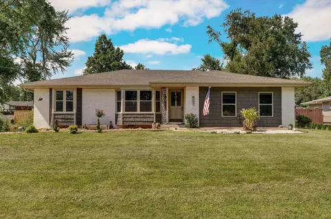 2335 E Ridgecrest St, Ozark, MO 65721 photo 1