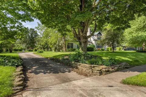 918 E Portland St, Springfield, MO 65807