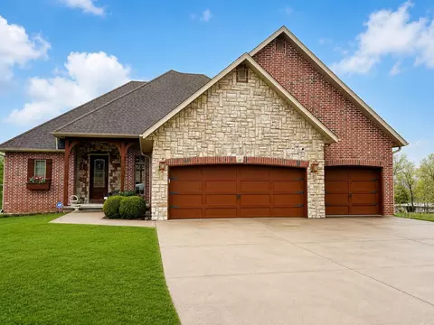 Exterior - 503 Curry Ave, Ava, MO 65608 photo 4 of 8
