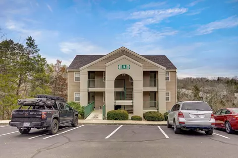 Exterior - 505 Valley View Rd #302, Branson, MO 65616 photo 7 of 9