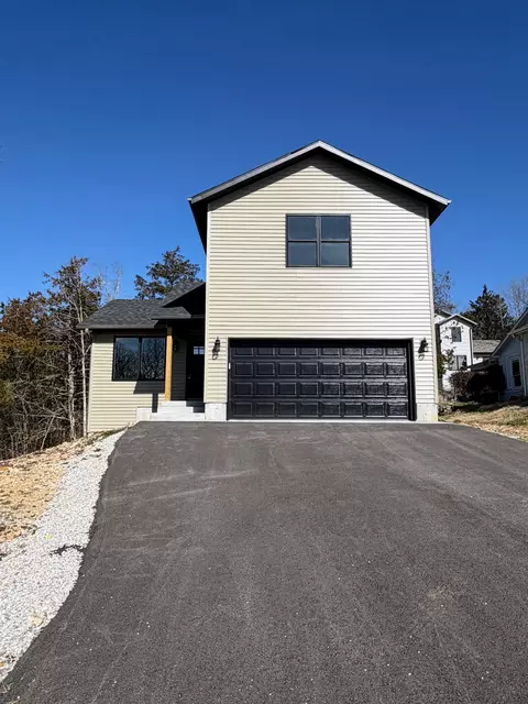 202 Eric Dr, Kirbyville, MO 65679