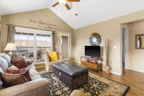 Living - 5 Bermuda Dr #5, Branson West, MO 65737 photo 4 of 5