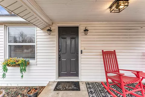 670 N Pine St, Marshfield, MO 65706 photo 2