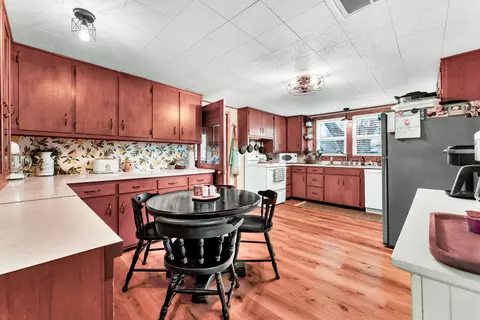 670 N Pine St, Marshfield, MO 65706 photo 6