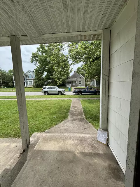 1311 W Florida St, Springfield, MO 65803 photo 3