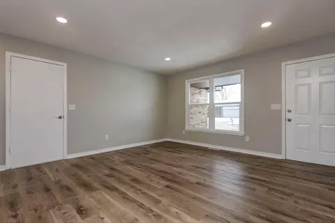 3631 W Madison St, Springfield, MO 65802 photo 5