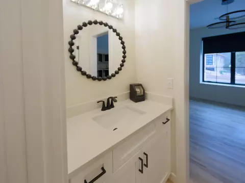 Bath - 3738 E Woodhue St, Springfield, MO 65802 photo 5 of 17