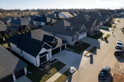 View/Area - 3738 E Woodhue St, Springfield, MO 65802 photo 2 of 5
