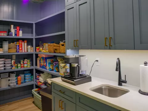 Kitchen - 3738 E Woodhue St, Springfield, MO 65802 photo 12 of 16