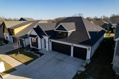 Exterior - 3738 E Woodhue St, Springfield, MO 65802 photo 3 of 21