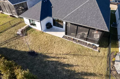Exterior - 3738 E Woodhue St, Springfield, MO 65802 photo 17 of 21