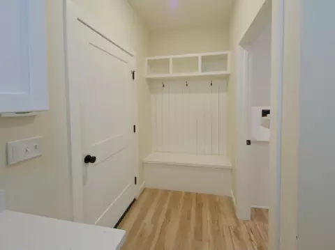 Entry Way - 3738 E Woodhue St, Springfield, MO 65802 photo 3 of 3