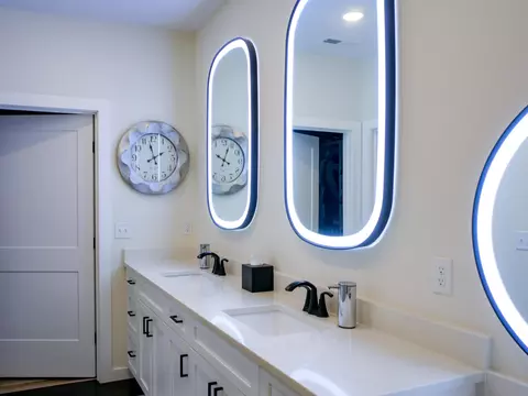 Bath - 3738 E Woodhue St, Springfield, MO 65802 photo 15 of 17