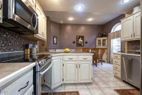 106 Jacaranda, Willard, MO 65781 photo 6