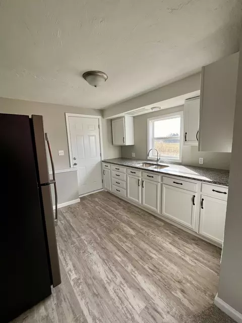 501 1 2 S Clark Ave, Clever, MO 65631 photo 5