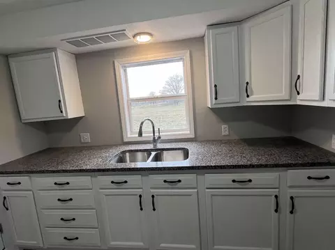 501 1 2 S Clark Ave, Clever, MO 65631 photo 6