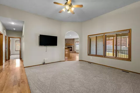 826 N Cedar Ridge Ave, Springfield, MO 65802 photo 3