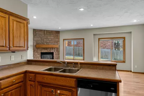 826 N Cedar Ridge Ave, Springfield, MO 65802 photo 8