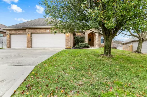 826 N Cedar Ridge Ave, Springfield, MO 65802 photo 2