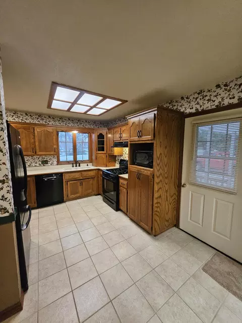 1409 Linwood St, Monett, MO 65708 photo 14