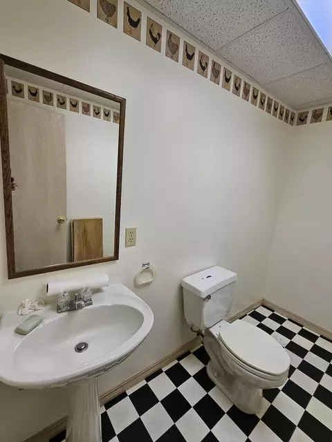 1409 Linwood St, Monett, MO 65708 photo 43