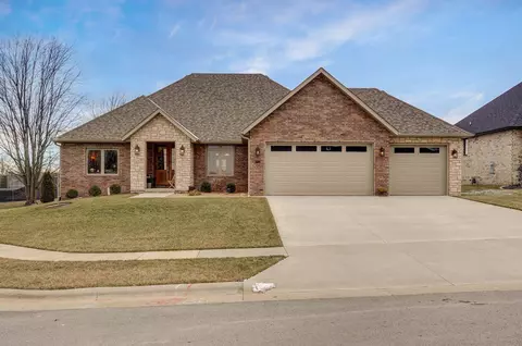 1511 N Meadowood Ave, Springfield, MO 65802 photo 1
