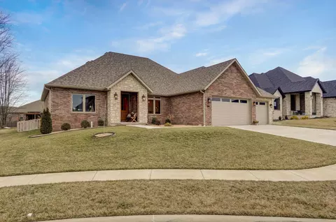 1511 N Meadowood Ave, Springfield, MO 65802 photo 2