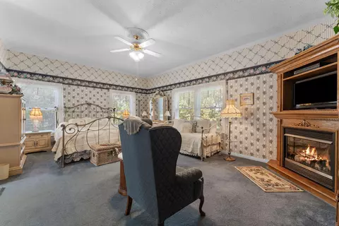 Bedroom - 143 Arizona Dr, Branson, MO 65616 photo 7 of 10