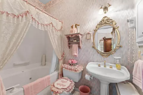 Bath - 143 Arizona Dr, Branson, MO 65616 photo 3 of 5