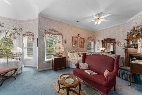 Bedroom - 143 Arizona Dr, Branson, MO 65616 photo 4 of 10