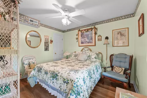 Bedroom - 143 Arizona Dr, Branson, MO 65616 photo 10 of 10