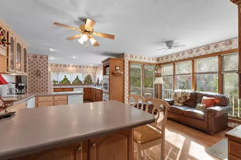 Kitchen - 143 Arizona Dr, Branson, MO 65616 photo 1 of 8