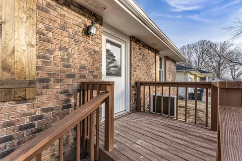 312 Mitchell Ave, Clever, MO 65631 photo 4