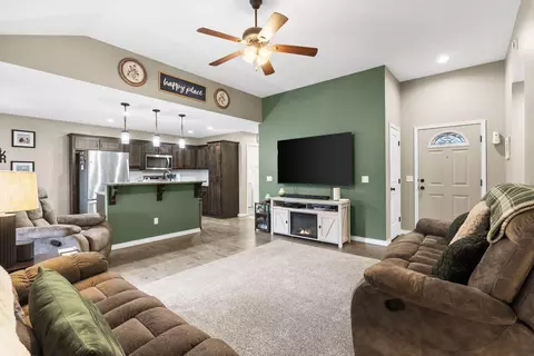 1009 Amanda Ave, Monett, MO 65708 photo 2