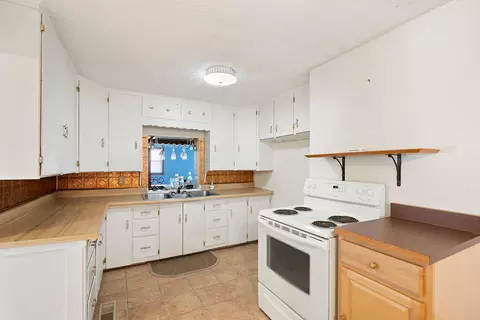 415 S Main St, Nixa, MO 65714 photo 8
