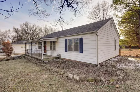 2119 S Missouri Ave, Springfield, MO 65807 photo 3