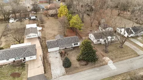 2119 S Missouri Ave, Springfield, MO 65807 photo 5