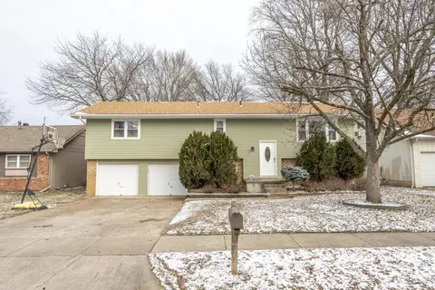 1031 E Rosebrier St, Springfield, MO 65807 photo 1