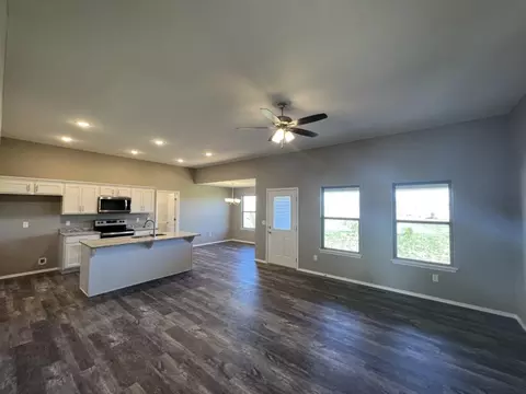 581 E Melton Rd, Ozark, MO 65721 photo 2