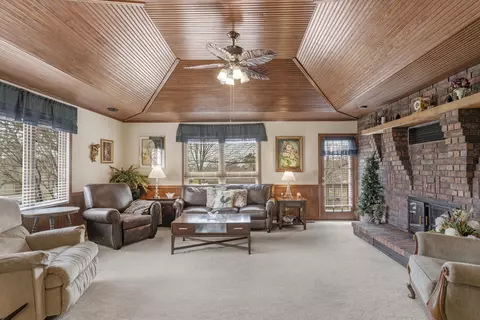 601 E Mccracken Rd, Ozark, MO 65721 photo 3