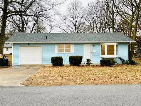 704 E Division St, Bolivar, MO 65613 photo 1