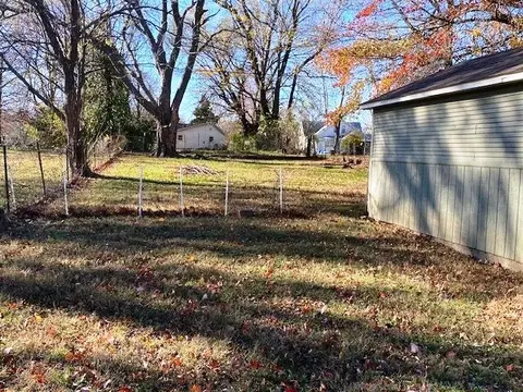 815 S Hudson Ave, Aurora, MO 65605 photo 5
