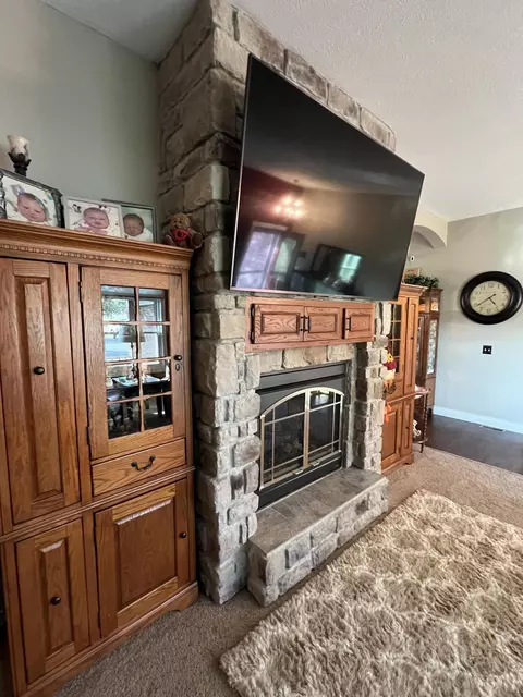 219 E Creekview Rd, Clever, MO 65631 photo 6