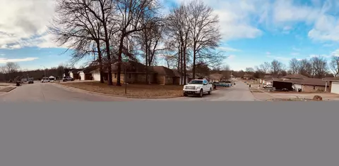27673221 Moore Greenwood St, Springfield, MO 65807 photo 3