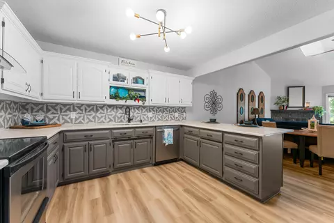 Kitchen - 185 Eagle Pointe Dr, Branson, MO 65616 photo 1 of 5