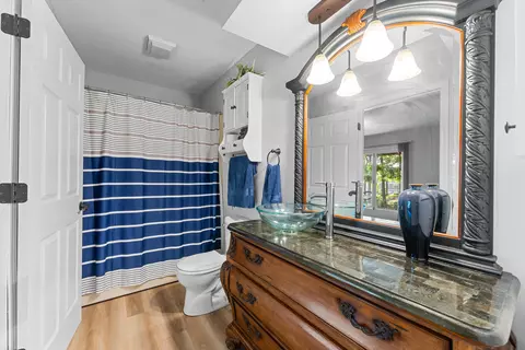 Bath - 185 Eagle Pointe Dr, Branson, MO 65616 photo 3 of 3