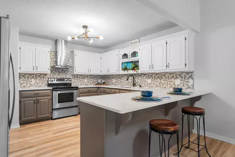 Kitchen - 185 Eagle Pointe Dr, Branson, MO 65616 photo 4 of 5